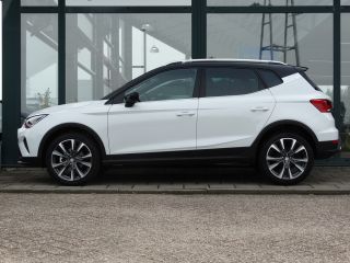 Seat Arona SEAT FR Anniversary | Achteruitrijcamera | Airconditioning automatisch met 2-zone-temperatuurrege...