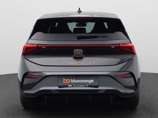Seat Born Business 62 kWh 204PK Warmtepomp, panoramadak, head-up display, achteruitrijcamera, keyless entry... ActivLease financial lease