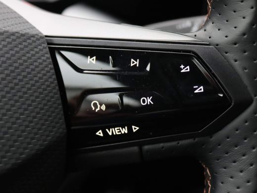 Seat Born Business 62 kWh 204PK Warmtepomp, panoramadak, head-up display, achteruitrijcamera, keyless entry... ActivLease financial lease