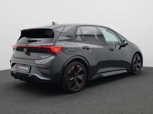 Seat Born Business 62 kWh 204PK Warmtepomp, panoramadak, head-up display, achteruitrijcamera, keyless entry... ActivLease financial lease