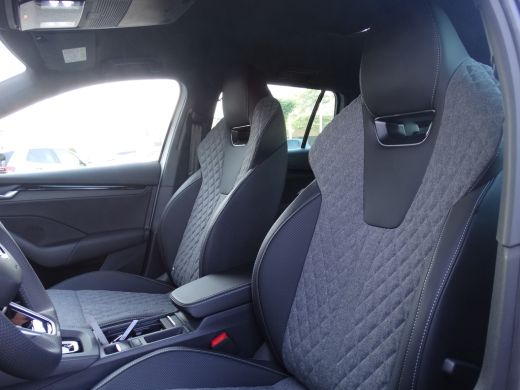 Skoda Octavia Combi ŠKODA Sportline Business | Achteruitrijcamera | Cruise control met speedlimiter | Driving m... ActivLease financial lease