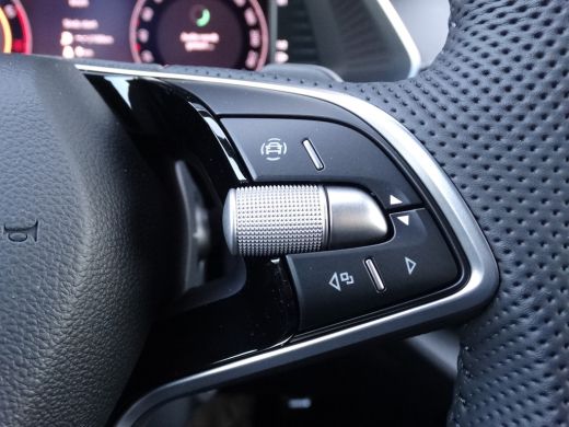 Skoda Octavia Combi ŠKODA Sportline Business | Achteruitrijcamera | Cruise control met speedlimiter | Driving m... ActivLease financial lease