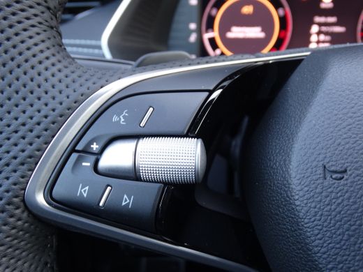 Skoda Octavia Combi ŠKODA Sportline Business | Achteruitrijcamera | Cruise control met speedlimiter | Driving m... ActivLease financial lease