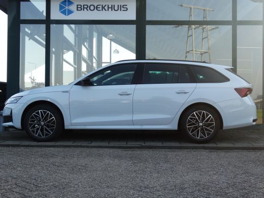 Skoda Octavia Combi ŠKODA Sportline Business | Achteruitrijcamera | Cruise control met speedlimiter | Driving m... ActivLease financial lease