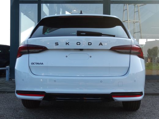 Skoda Octavia Combi ŠKODA Sportline Business | Achteruitrijcamera | Cruise control met speedlimiter | Driving m... ActivLease financial lease