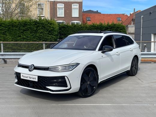 Volkswagen Passat Variant Volkswagen R-Line Edition | 'App-Connect' draadloze smartphone integratie | Afstandscontr... Volkswagen Passat Variant Volkswagen R-Line Edition | 'App-Connect' draadloze smartphone integratie | Afstandscontr...