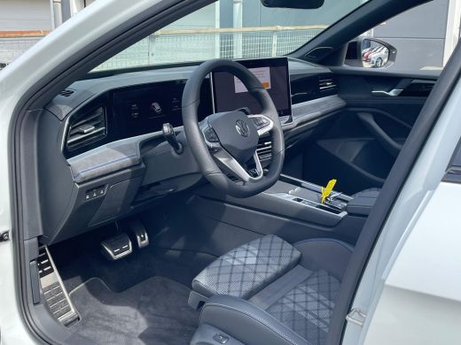 Volkswagen Passat Variant Volkswagen R-Line Edition | 'App-Connect' draadloze smartphone integratie | Afstandscontr... ActivLease financial lease