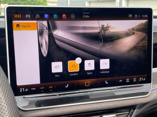 Volkswagen Passat Variant Volkswagen R-Line Edition | 'App-Connect' draadloze smartphone integratie | Afstandscontr... ActivLease financial lease
