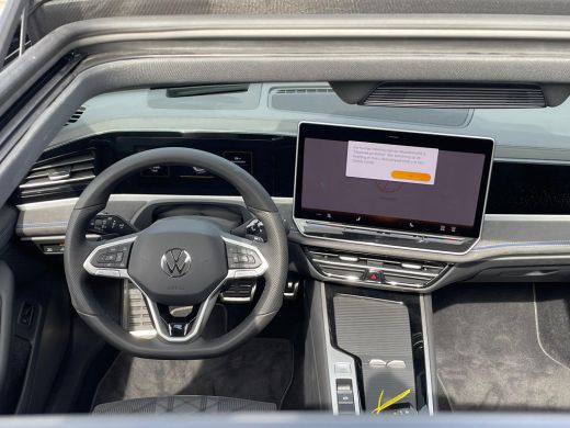 Volkswagen Passat Variant Volkswagen R-Line Edition | 'App-Connect' draadloze smartphone integratie | Afstandscontr... ActivLease financial lease