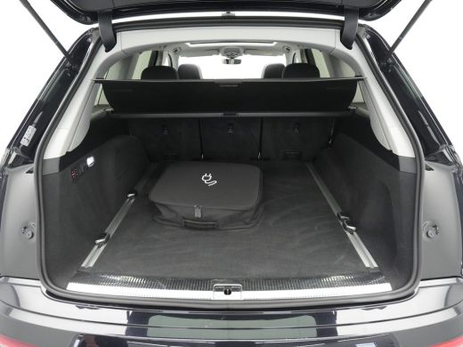 Audi Q7 55 TFSI e quattro 381 pk S-Tronic Pro Line Plus S Line Panorama Navigatie Wegkl. trekhaak Bang & ... ActivLease financial lease
