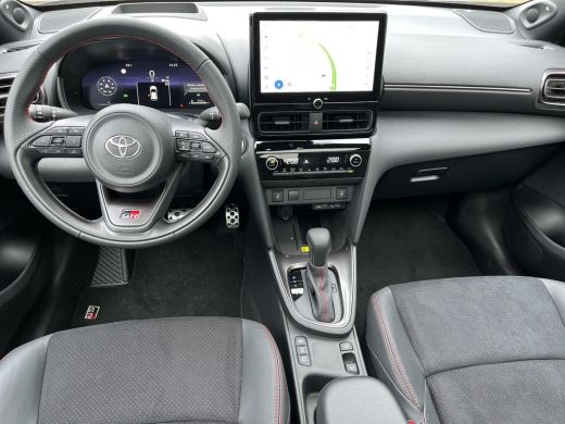 Toyota Yaris Cross 1.5 Hybrid 130 GR Sport | Plus Pack | Dynamic Grey met zwart dak | Demonstratie auto | ActivLease financial lease