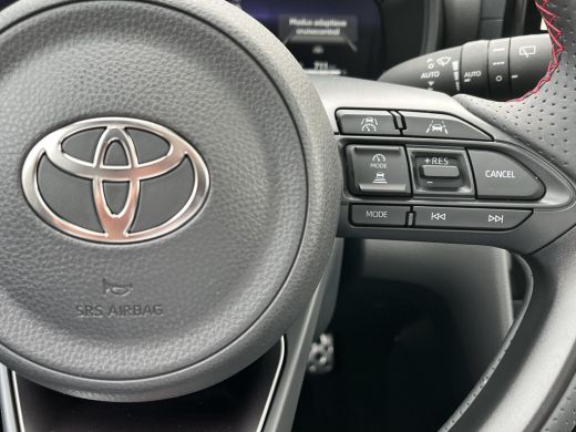 Toyota Yaris Cross 1.5 Hybrid 130 GR Sport | Plus Pack | Dynamic Grey met zwart dak | Demonstratie auto | ActivLease financial lease