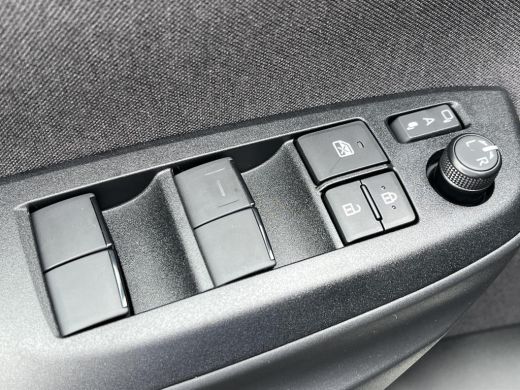 Toyota Yaris Cross 1.5 Hybrid 130 GR Sport | Plus Pack | Dynamic Grey met zwart dak | Demonstratie auto | ActivLease financial lease