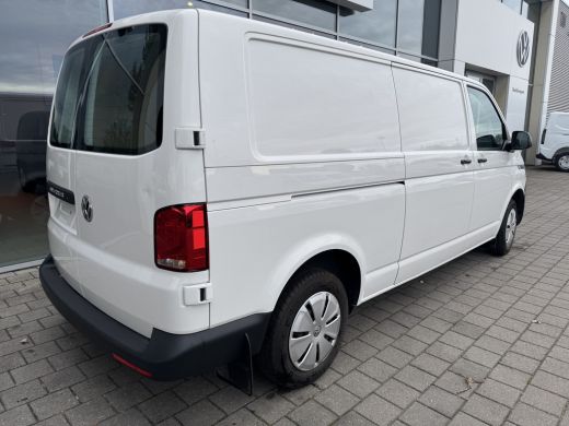 Volkswagen Transporter 2.0 TDI L2H1 28 bestelwagen 150 pk | Airco | betimmering | bijrijdersbank ActivLease financial lease