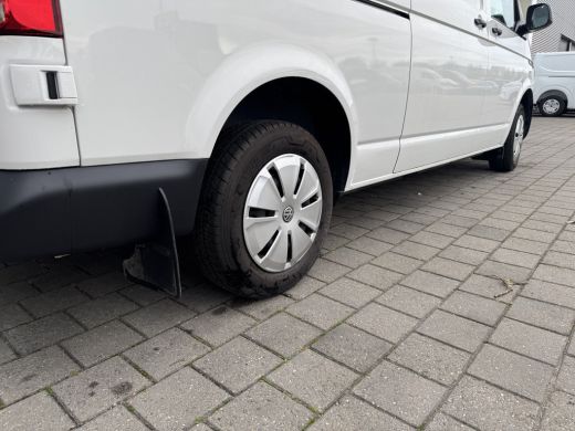 Volkswagen Transporter 2.0 TDI L2H1 28 bestelwagen 150 pk | Airco | betimmering | bijrijdersbank ActivLease financial lease