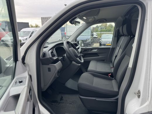 Volkswagen Transporter 2.0 TDI L2H1 28 bestelwagen 150 pk | Airco | betimmering | bijrijdersbank ActivLease financial lease