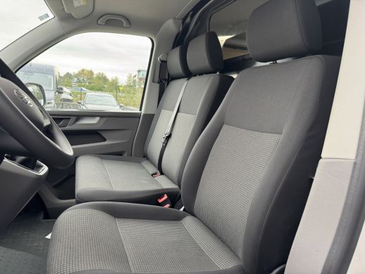 Volkswagen Transporter 2.0 TDI L2H1 28 bestelwagen 150 pk | Airco | betimmering | bijrijdersbank ActivLease financial lease