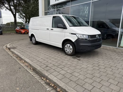 Volkswagen Transporter 2.0 TDI L2H1 28 bestelwagen 150 pk | Airco | betimmering | bijrijdersbank ActivLease financial lease