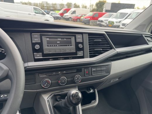 Volkswagen Transporter 2.0 TDI L2H1 28 bestelwagen 150 pk | Airco | betimmering | bijrijdersbank ActivLease financial lease