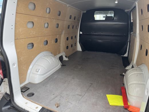 Volkswagen Transporter 2.0 TDI L2H1 28 bestelwagen 150 pk | Airco | betimmering | bijrijdersbank ActivLease financial lease