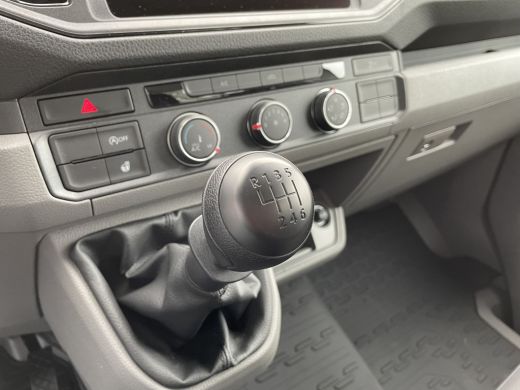 Volkswagen Crafter 35 T.G. (50) 2.0 TDI L3 Enkele cabine Dubbel lucht Highline EURO VI RWD | 3500 kg aanhangergewich... ActivLease financial lease