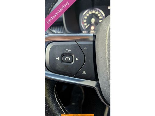 Volvo  XC40 2.0 T4 AWD R Design panoramadak leer ActivLease financial lease