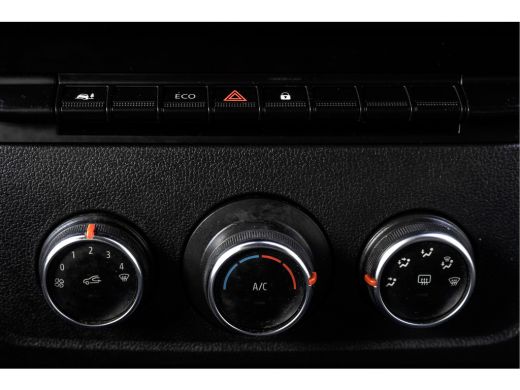 Renault Master 2.3 dCi L2H2 | Euro 6 | 136 PK | Cruise | Airco | Navigatie | LED ActivLease financial lease