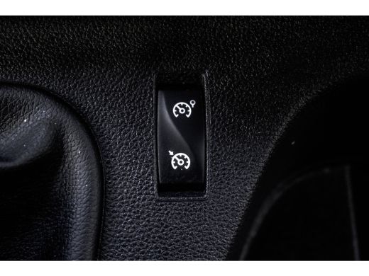 Renault Master 2.3 dCi L2H2 | Euro 6 | 136 PK | Cruise | Airco | Navigatie | LED ActivLease financial lease