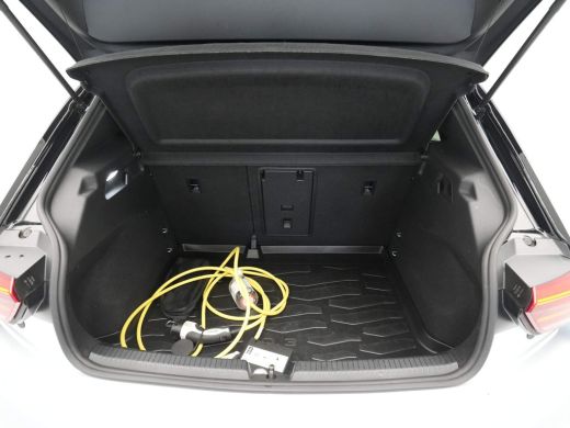Volkswagen ID.3 Pro Edition Advantage 58 kWh Navigatie Pdc Lm Velgen Getint Glas 282 ActivLease financial lease