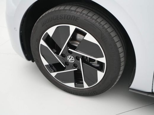 Volkswagen ID.3 Pro Edition Advantage 58 kWh Navigatie Pdc Lm Velgen Getint Glas 282 ActivLease financial lease