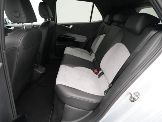 Volkswagen ID.3 Pro Edition Advantage 58 kWh Navigatie Pdc Lm Velgen Getint Glas 282 ActivLease financial lease
