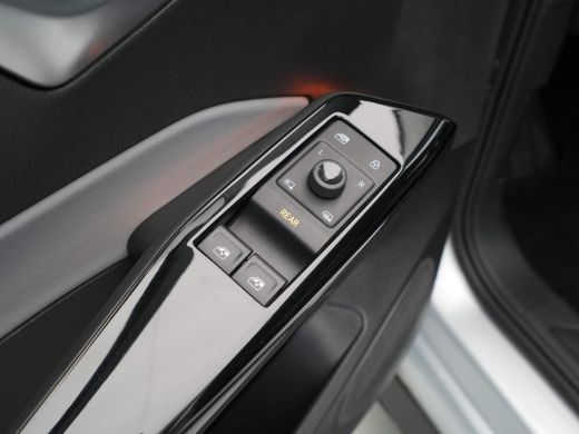 Volkswagen ID.3 Pro Edition Advantage 58 kWh Navigatie Pdc Lm Velgen Getint Glas 282 ActivLease financial lease