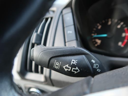 Ford Transit 310 2.0 125 PK TDCI *EURO 6* L2H2 + CAMERA / TREKHAAK 2600 KG / NAVI / DAB ActivLease financial lease