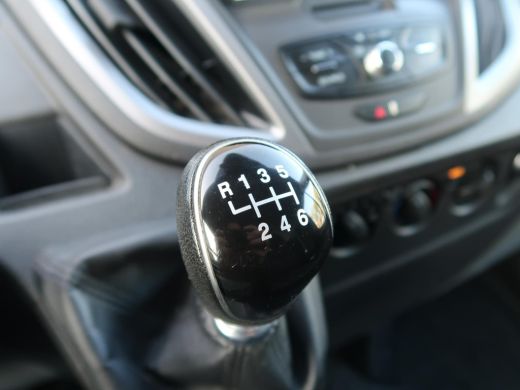 Ford Transit 310 2.0 125 PK TDCI *EURO 6* L2H2 + CAMERA / TREKHAAK 2600 KG / NAVI / DAB ActivLease financial lease