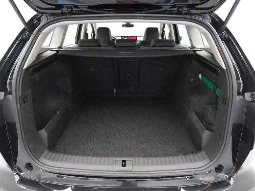 Skoda Enyaq iV 60 Navi via App Cruise Half Leder 19" Lm Velgen Demo BK ActivLease financial lease