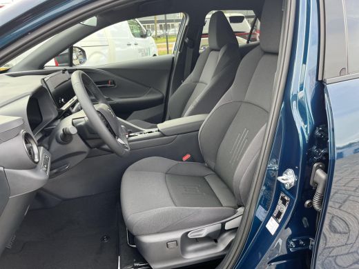 Toyota C-HR 1.8 Hybrid 140 Dynamic | Uit voorraad leverbaar! | ActivLease financial lease