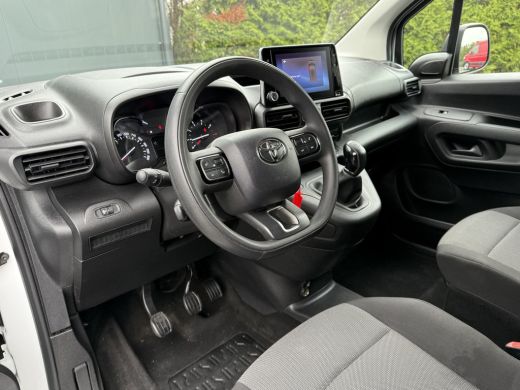 Toyota PROACE CITY 1.5 D-4D 102 PK / L2H1 / 1e EIG. / AIRCO / CRUISE / NAVI / CAMERA / CARPLAY ActivLease financial lease