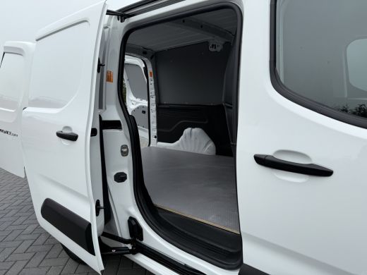 Toyota PROACE CITY 1.5 D-4D 102 PK / L2H1 / 1e EIG. / AIRCO / CRUISE / NAVI / CAMERA / CARPLAY ActivLease financial lease