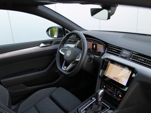 Volkswagen Passat Variant 1.4 TSI PHEV GTE | Pano dak | Trekhaak ActivLease financial lease