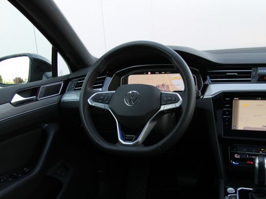 Volkswagen Passat Variant 1.4 TSI PHEV GTE | Pano dak | Trekhaak ActivLease financial lease