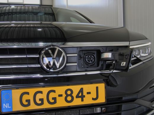 Volkswagen Passat Variant 1.4 TSI PHEV GTE | Pano dak | Trekhaak ActivLease financial lease