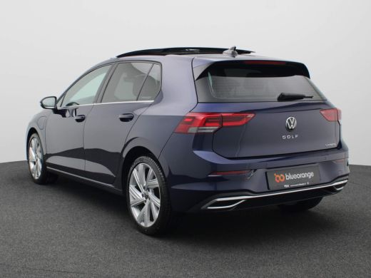 Volkswagen Golf 1.4 eHybrid Style 204PK DSG Panoramadak, achteruitrijcamera, winterpakket, elek. stoel, 18" licht... ActivLease financial lease