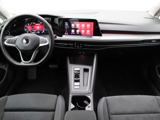 Volkswagen Golf 1.4 eHybrid Style 204PK DSG Panoramadak, achteruitrijcamera, winterpakket, elek. stoel, 18" licht... ActivLease financial lease