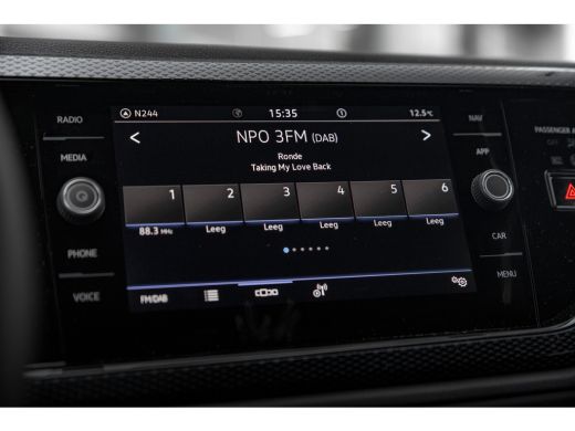 Volkswagen Polo Volkswagen Life Edition Inclusief €2000,- inruilvoordeel + €1000,- korting  | 'App-Connect' draad... ActivLease financial lease