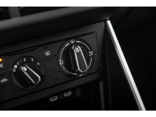 Volkswagen Polo Volkswagen Life Edition Inclusief €2000,- inruilvoordeel + €1000,- korting  | 'App-Connect' draad... ActivLease financial lease