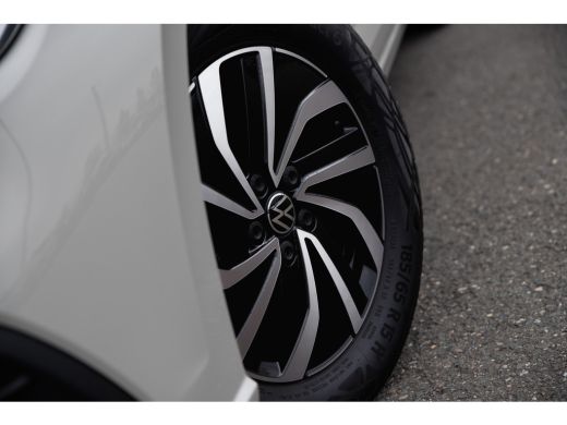 Volkswagen Polo Volkswagen Life Edition Inclusief €2000,- inruilvoordeel + €1000,- korting  | 'App-Connect' draad... ActivLease financial lease