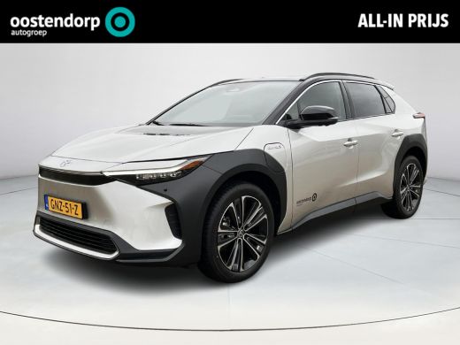 Toyota bZ4X Premium 71 kWh | Panoramisch dak | 3 Fase laden | Precious Silver Prem. metallic/ zwart dak | Dem... Toyota bZ4X Premium 71 kWh | Panoramisch dak | 3 Fase laden | Precious Silver Prem. metallic/ zwart dak | Dem...