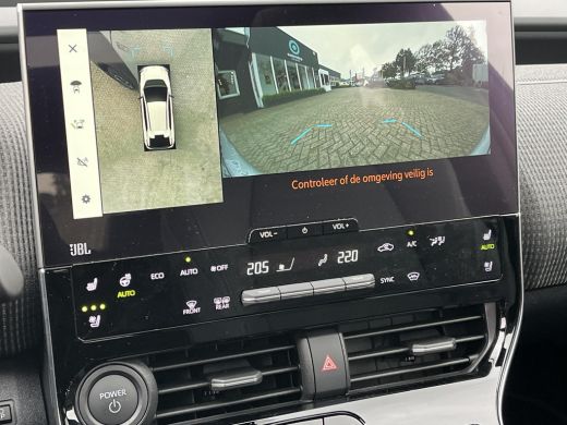 Toyota bZ4X Premium 71 kWh | Panoramisch dak | 3 Fase laden | Precious Silver Prem. metallic/ zwart dak | Dem... ActivLease financial lease