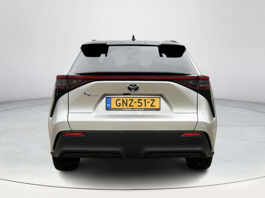 Toyota bZ4X Premium 71 kWh | Panoramisch dak | 3 Fase laden | Precious Silver Prem. metallic/ zwart dak | Dem... ActivLease financial lease
