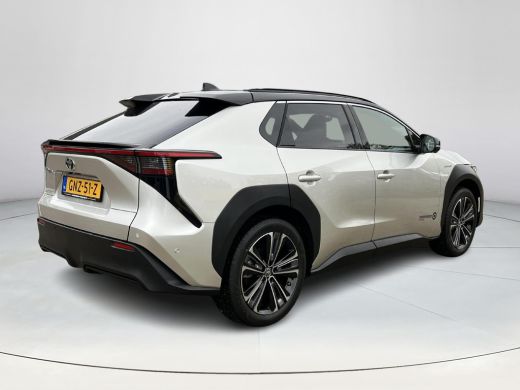 Toyota bZ4X Premium 71 kWh | Panoramisch dak | 3 Fase laden | Precious Silver Prem. metallic/ zwart dak | Dem... ActivLease financial lease